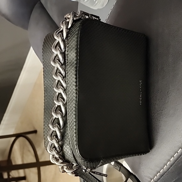 Kendall & Kylie Crossbody bag - Picture 2 of 6